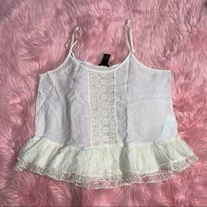 Forever 21 White Lace Cami Top 
Spaghetti strap 
Size M
Great Condition